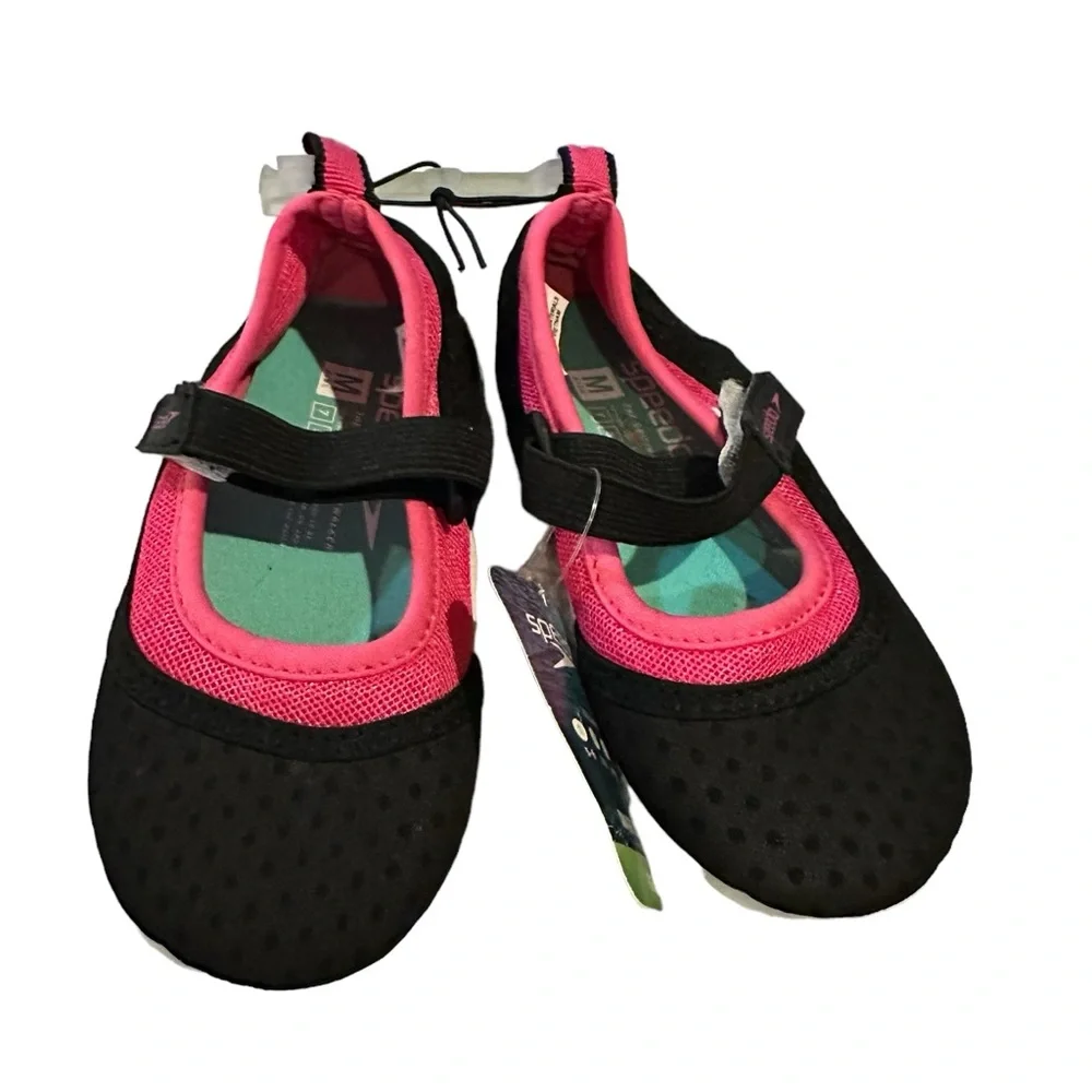 Speedo Mary Jane Water Shoes Black with pink trim medium (7-8) NWT
